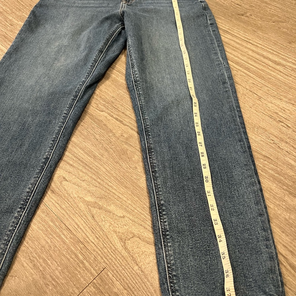 American Eagle Mom Jean - Picture 3 of 8